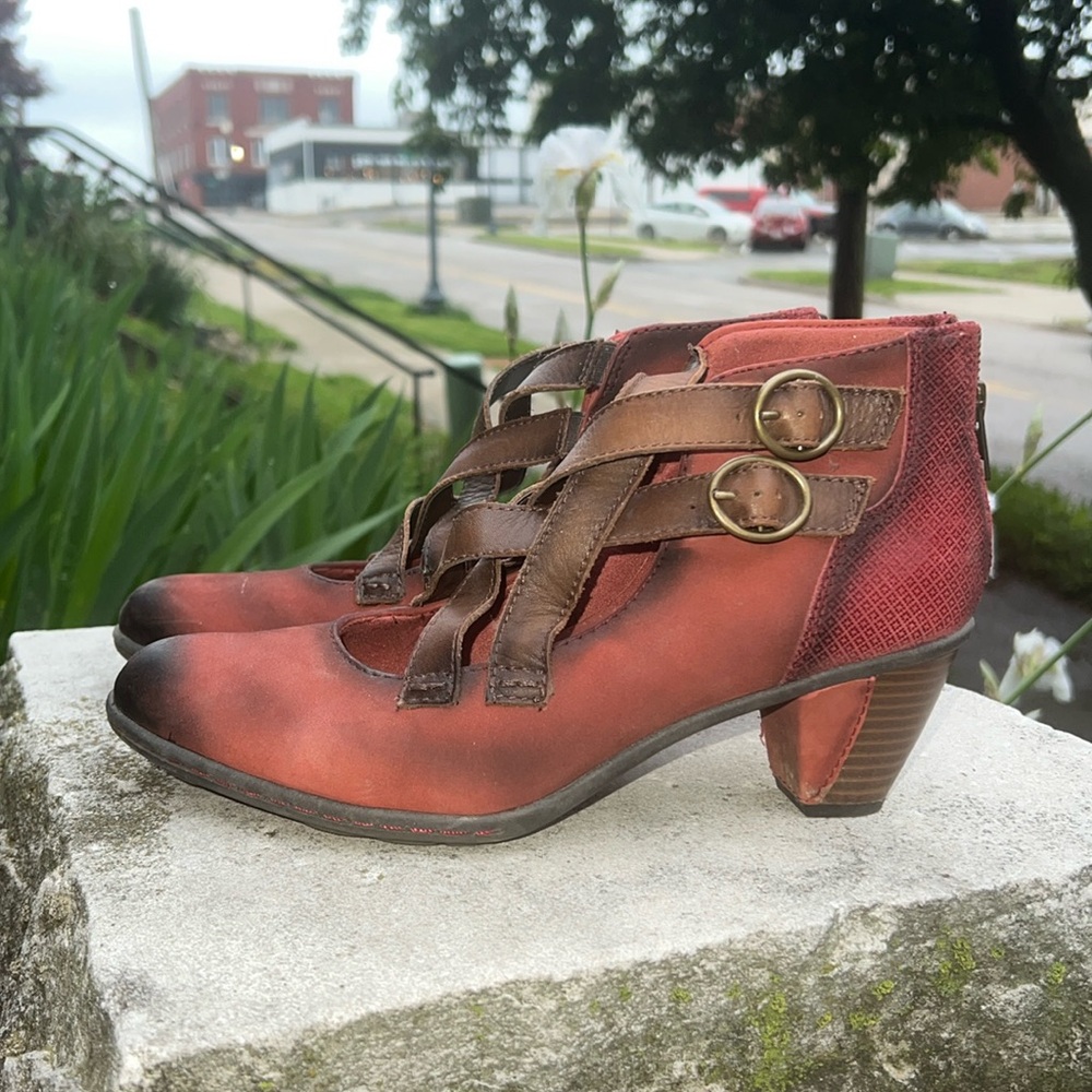 Earth Red Boots